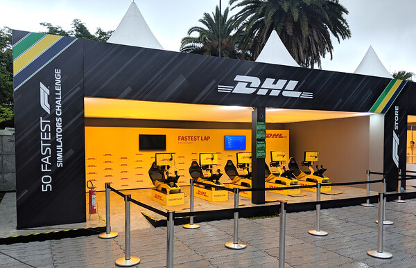 DHL Playseat Stand